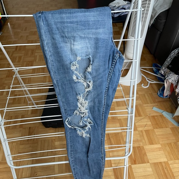 Destructed jeans - Picture 2 of 2